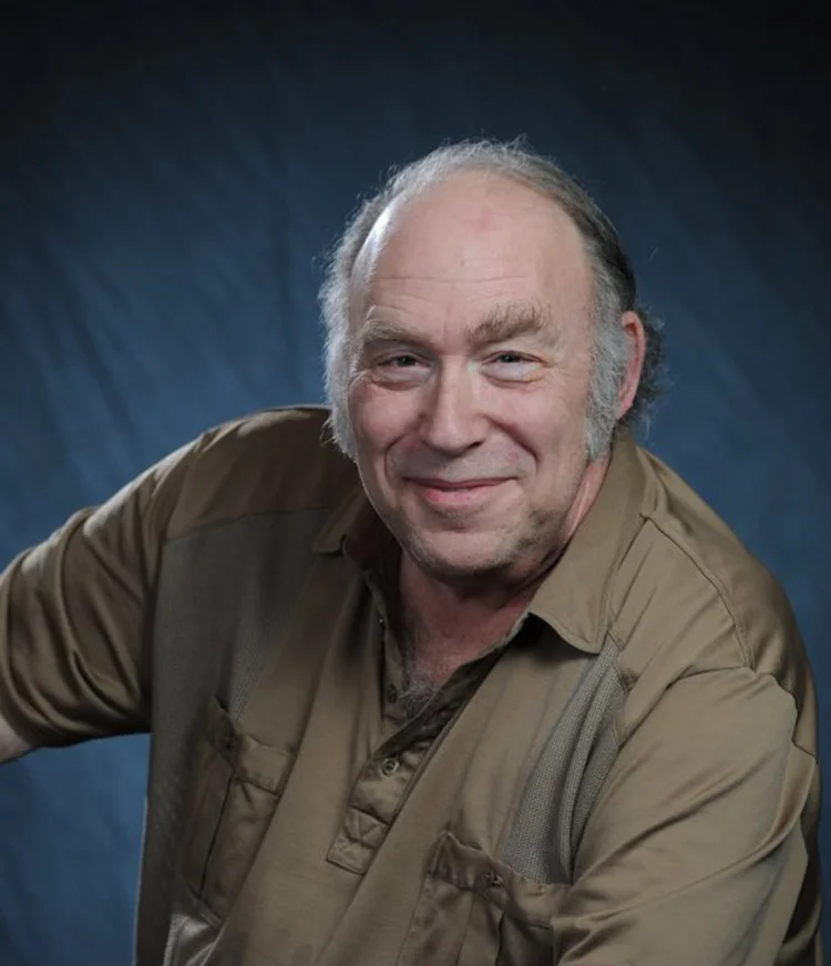 Portrait of author Mike Resnick